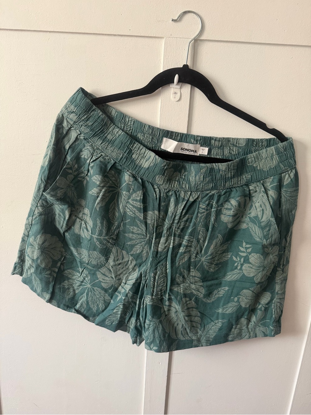Sonoma Teal Green Tropical Leaf Print Women's Shorts